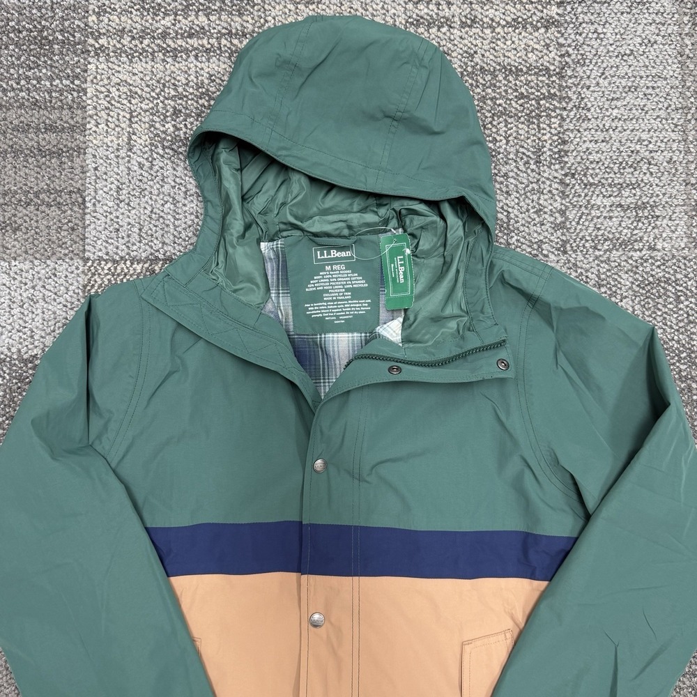 LL Bean Mountain Classic Rain Jacket Men's Size M Hooded Full Zip 523052